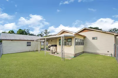 203 S 6th Street, Highlands, TX 77562 - Photo 9