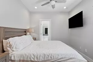 728 W Donovan St, Houston, TX 77091 - Photo 15