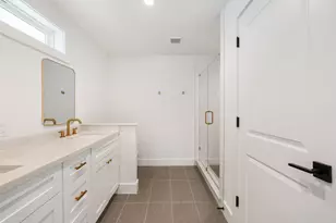 1910 Lynnview Dr, Houston, TX 77055 - Photo 11