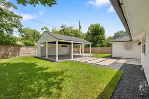 1910 Lynnview Dr, Houston, TX 77055 - Photo 31