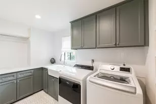 25 Woodsborough Cir, Spring Valley Village, TX 77055 - Photo 11