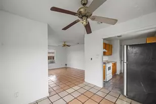 330 3rd St, Hempstead, TX 77445 - Photo 3