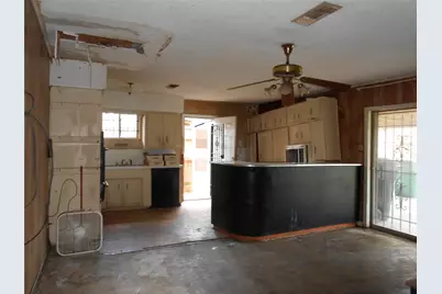 8535 Wiggins Street, Houston, TX 77029 - Photo 7