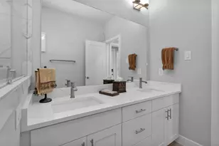 454 S Centro Cir, Shenandoah, TX 77385 - Photo 11
