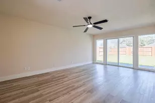 5502 Hewitt Dr, Houston, TX 77092 - Photo 19