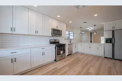 5502 Hewitt Drive, Houston, TX 77092 - Photo 7