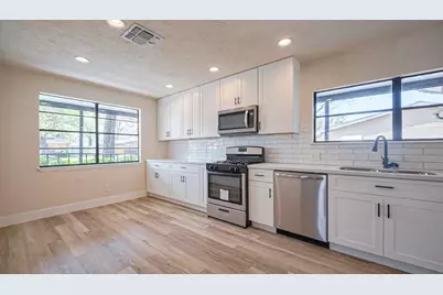 5502 Hewitt Drive, Houston, TX 77092 - Photo 7