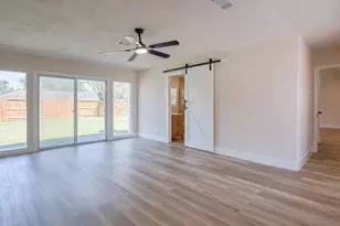 5502 Hewitt Dr, Houston, TX 77092 - Photo 19