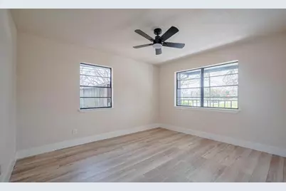 5502 Hewitt Drive, Houston, TX 77092 - Photo 15