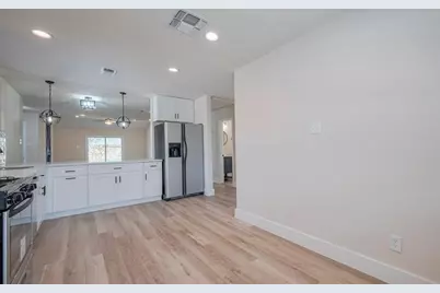 5502 Hewitt Drive, Houston, TX 77092 - Photo 9