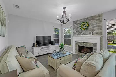 1927 Pinewood Court Drive, Baytown, TX 77521 - Photo 9
