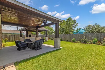 1927 Pinewood Court Drive, Baytown, TX 77521 - Photo 21