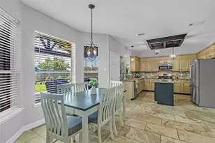 1927 Pinewood Ct Dr, Baytown, TX 77521 - Photo 11