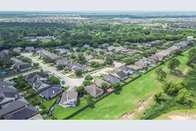 4055 Bentwood Drive, Dickinson, TX 77539 - Photo 5