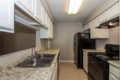 12426 Sungate Lane, Houston, TX 77071 - Photo 7