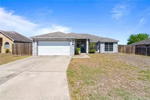1708 Brook Ln, Kingsville, TX 78363 - Photo 1