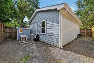 818 W 43rd St, Houston, TX 77018 - Photo 35
