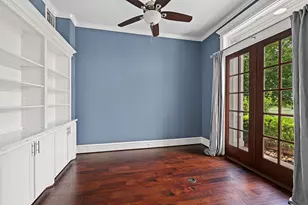 818 W 43rd St, Houston, TX 77018 - Photo 5