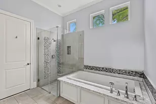 818 W 43rd St, Houston, TX 77018 - Photo 17