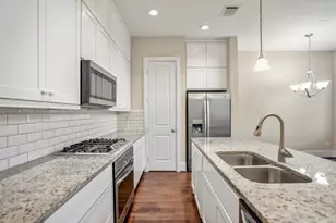 11005 Acorn Falls Dr, Houston, TX 77043 - Photo 9