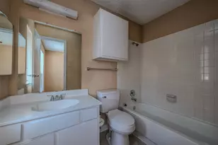 11201 Lynbrook Dr, Houston, TX 77042 - Photo 21