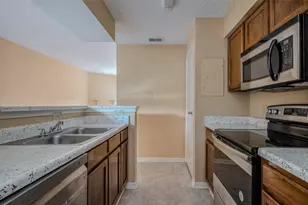 11201 Lynbrook Dr, Houston, TX 77042 - Photo 13