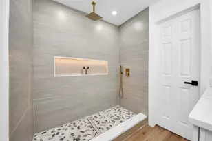 717 Phyllis Ct, Conroe, TX 77303 - Photo 21