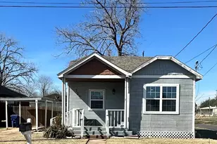 323 N Outlar St, Wharton, TX 77488 - Photo 1