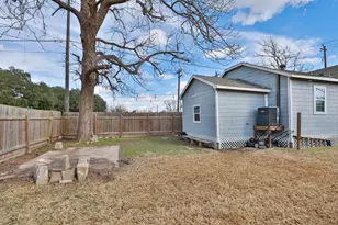 323 N Outlar St, Wharton, TX 77488 - Photo 33