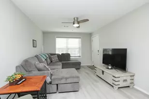 323 N Outlar St, Wharton, TX 77488 - Photo 7