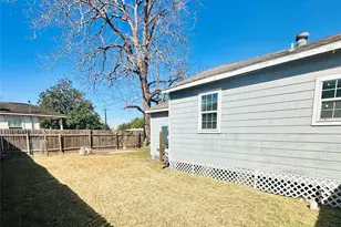 323 N Outlar St, Wharton, TX 77488 - Photo 39