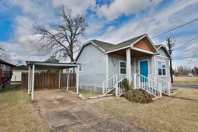 323 N Outlar Street, Wharton, TX 77488 - Photo 3