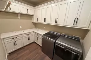 838 Oak Ridge Dr, Angleton, TX 77515 - Photo 33