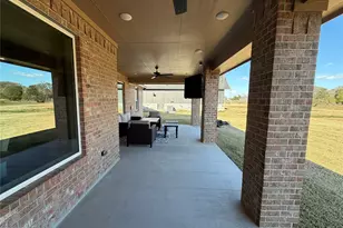 838 Oak Ridge Dr, Angleton, TX 77515 - Photo 49