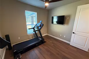 838 Oak Ridge Dr, Angleton, TX 77515 - Photo 29