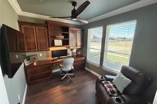 838 Oak Ridge Dr, Angleton, TX 77515 - Photo 5