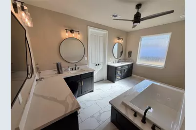 838 Oak Ridge Drive, Angleton, TX 77515 - Photo 39