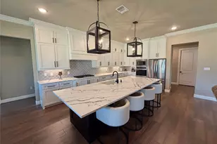 838 Oak Ridge Dr, Angleton, TX 77515 - Photo 15