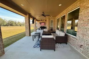 838 Oak Ridge Dr, Angleton, TX 77515 - Photo 45