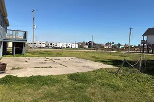 989 Alberdie Dr, Crystal Beach, TX 77650 - Photo 11