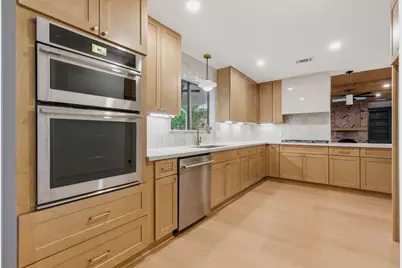 10909 Sweetspire Place, The Woodlands, TX 77380 - Photo 5