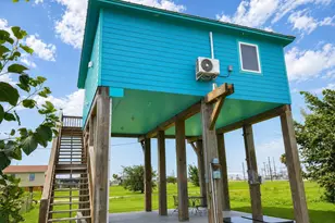 1021 N Sage Rd, Crystal Beach, TX 77650 - Photo 11