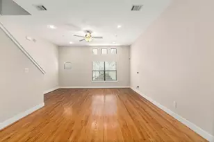 8715 Meadowcroft Dr, Houston, TX 77063 - Photo 9