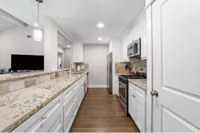 11910 Mullins Drive, Houston, TX 77035 - Photo 13