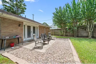 11910 Mullins Drive, Houston, TX 77035 - Photo 23