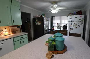 402 E Smith St, Brazoria, TX 77422 - Photo 7