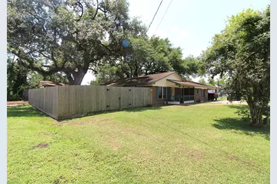 402 E Smith Street, Brazoria, TX 77422 - Photo 21