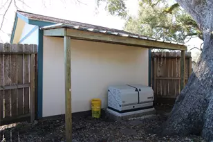 402 E Smith St, Brazoria, TX 77422 - Photo 23