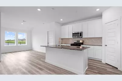 13 Robin Court, Angleton, TX 77515 - Photo 5