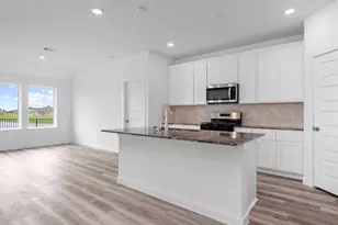 13 Robin Ct, Angleton, TX 77515 - Photo 5